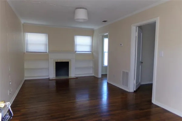 $1,125 | 2007 Tremont Avenue, Unit C, Fort Worth, TX 76107