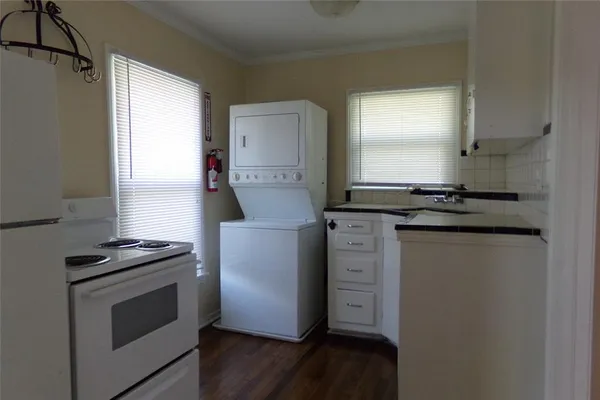 $1,125 | 2007 Tremont Avenue, Unit C, Fort Worth, TX 76107