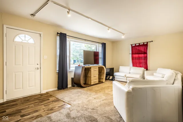 $170,000 | 3040 West 76th Street, Indianapolis, IN 46268