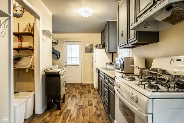 $170,000 | 3040 West 76th Street, Indianapolis, IN 46268