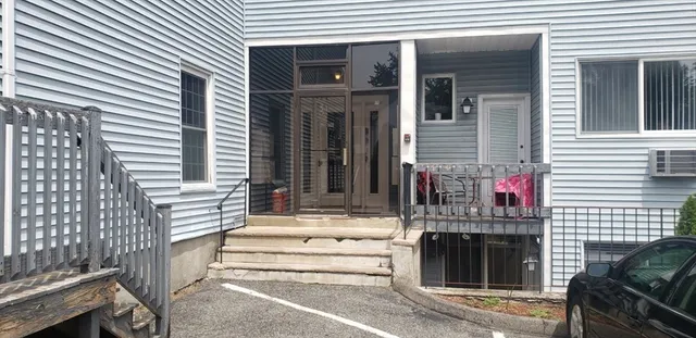 $1,800 | 75 Cabot Street, Unit 13, Beverly, MA 01915