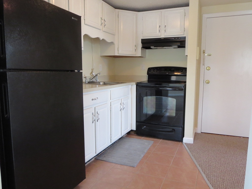 75 Cabot Street, Unit 13 Beverly, MA 01915 - Photo 13 of 19