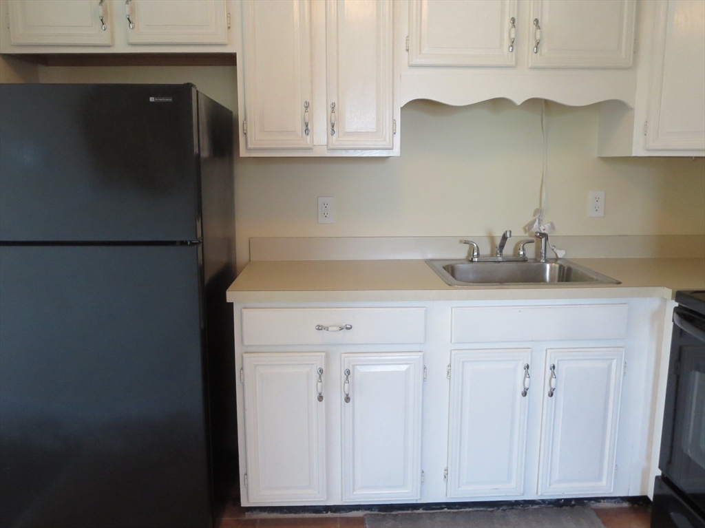 75 Cabot Street, Unit 13 Beverly, MA 01915 - Photo 14 of 19