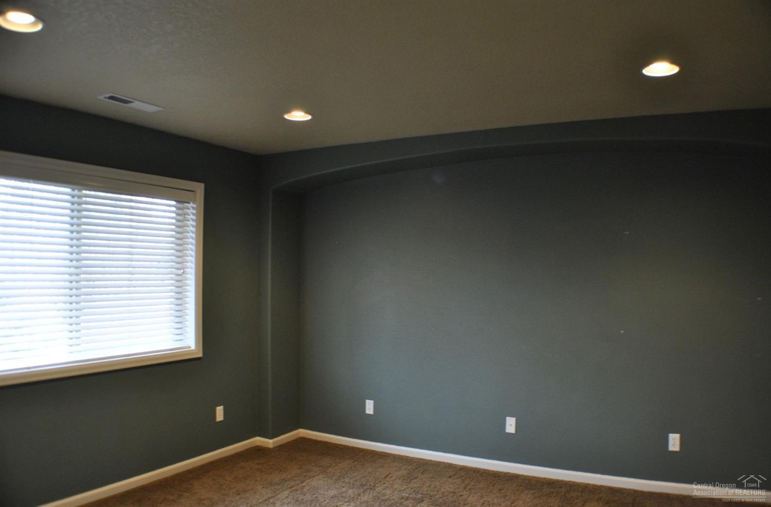 20249 Schaeffer Drive Bend, OR 97703 - Photo 6 of 11 Large Master Suite