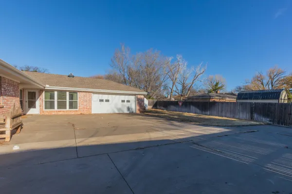 $339,900 | 3721 Huntington Drive, Amarillo, TX 79109