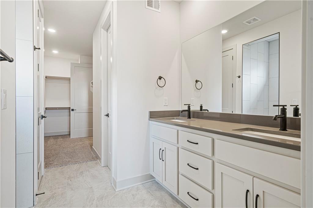 20665 Skyview Lane Spring Hill, KS 66083 - Photo 7 of 8