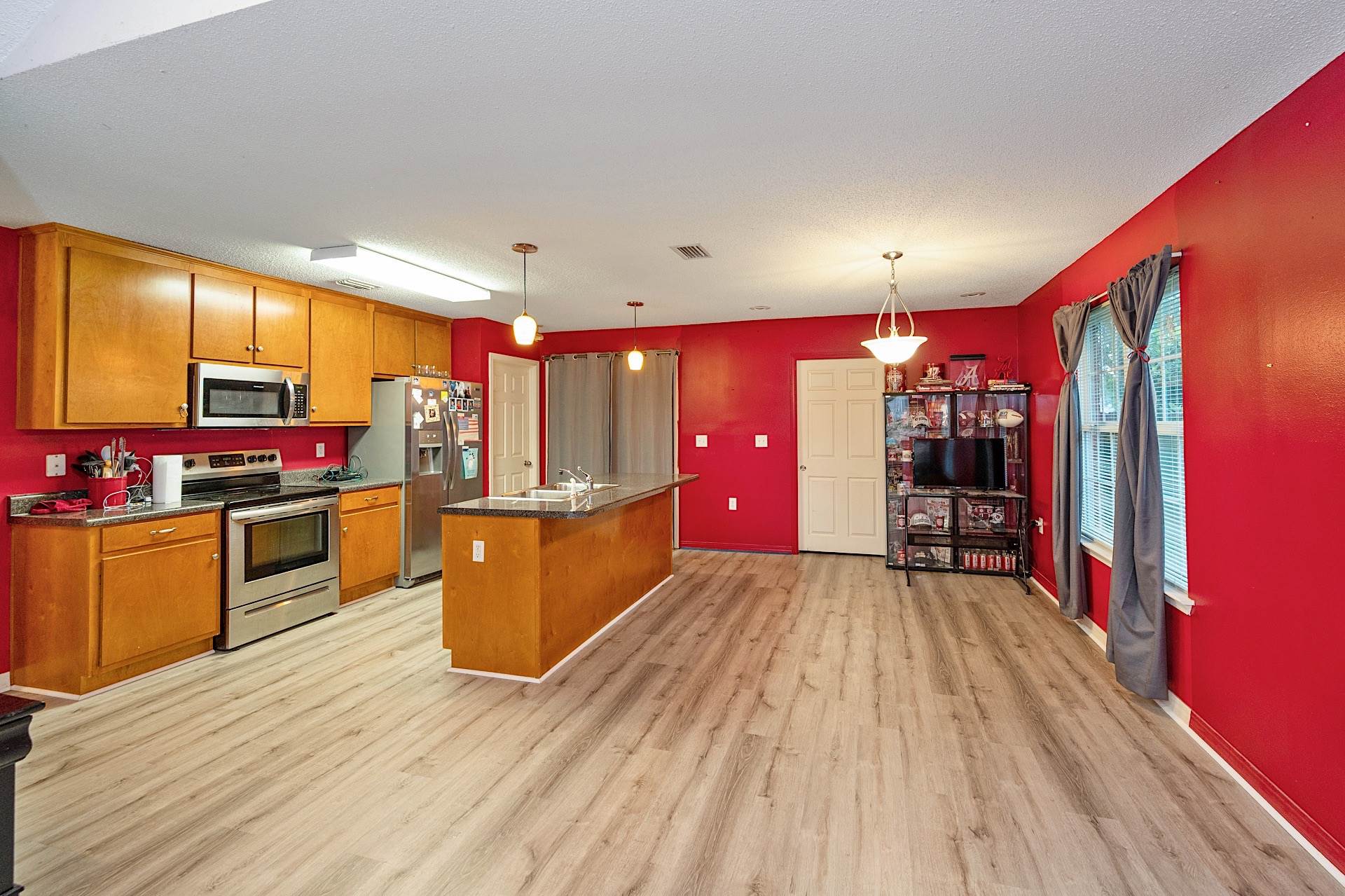 18655 Hammond Street Robertsdale, AL 36567 - Photo 6 of 13 Kitchen