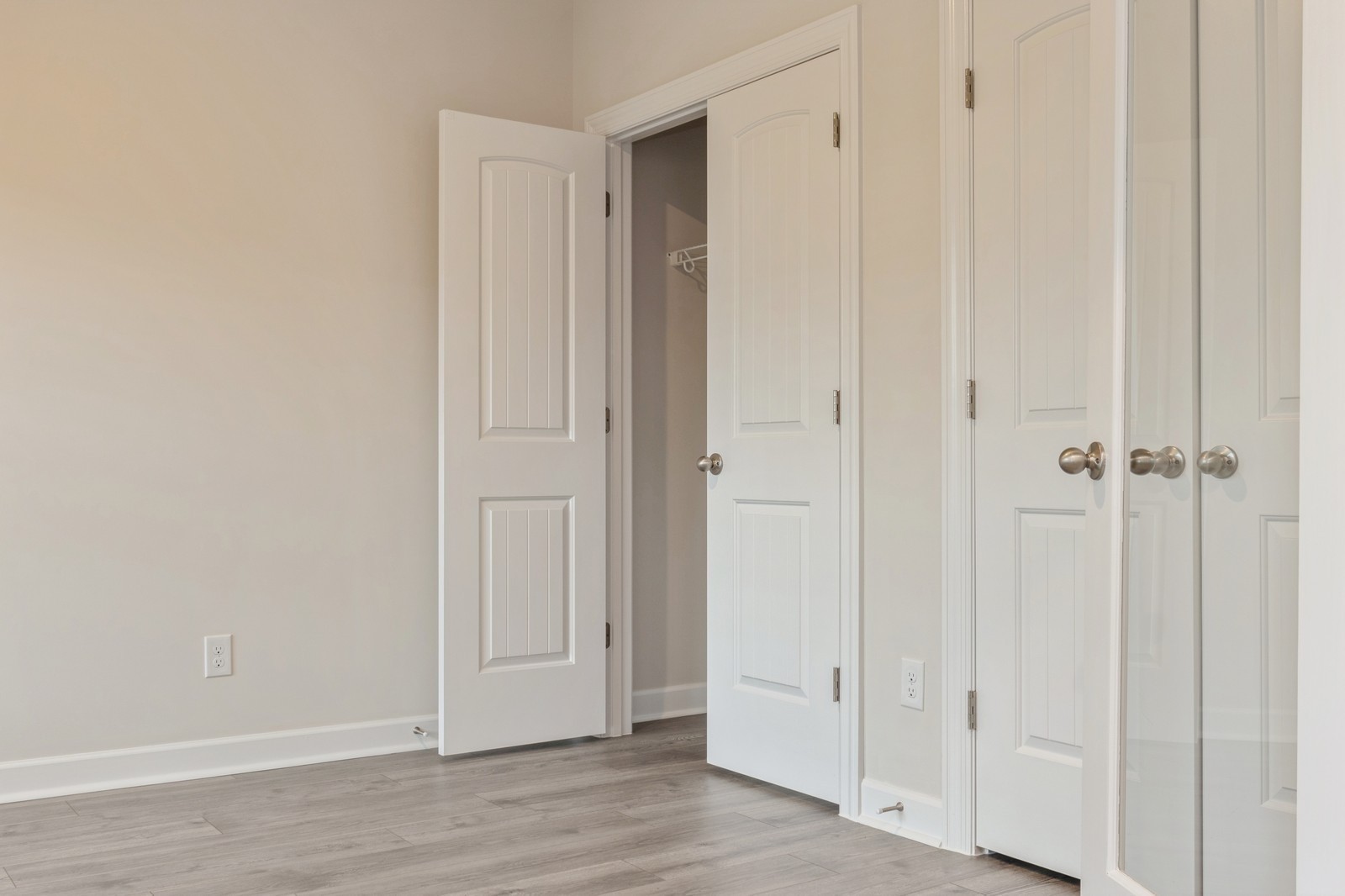 3408 Quintana Drive Murfreesboro, TN 37127 - Photo 17 of 19 an empty room with wooden floor