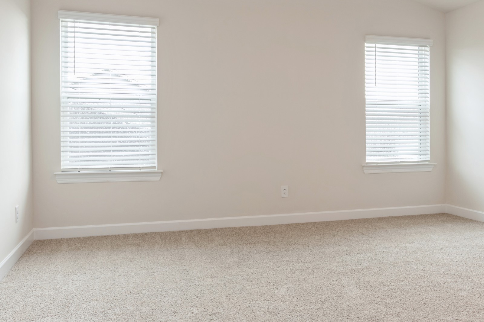 3408 Quintana Drive Murfreesboro, TN 37127 - Photo 6 of 19 an empty room with a window
