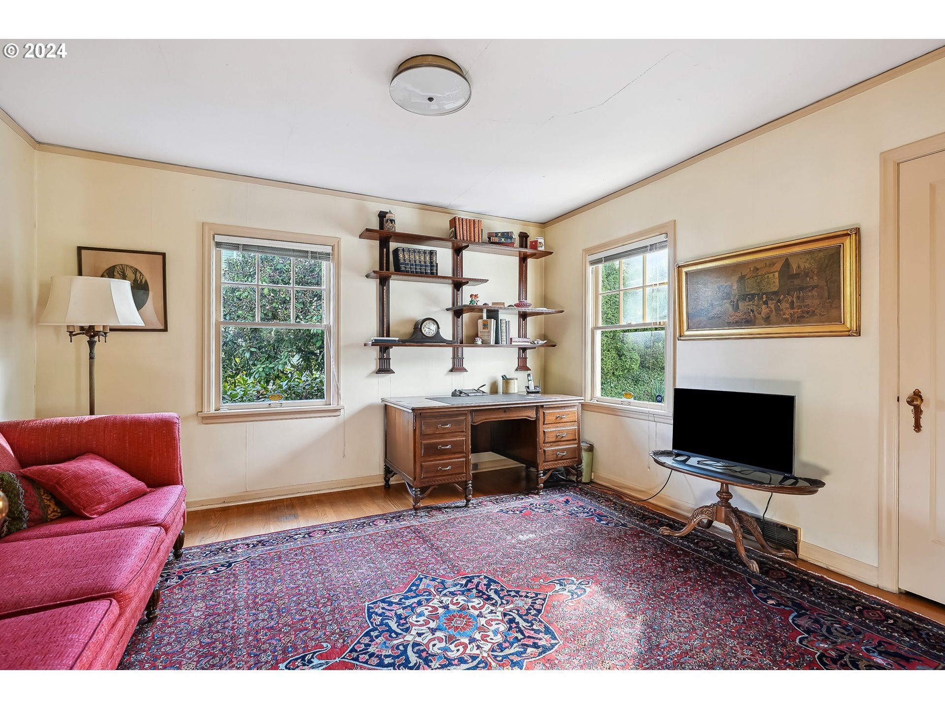 1628 Southwest College Street Portland, OR 97201 - Photo 12 of 25 a living room with furniture fireplace and window