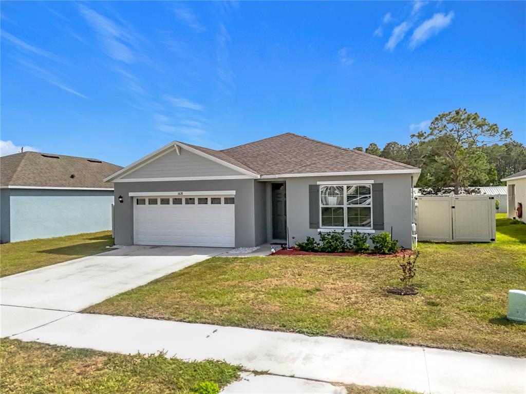 1828 Henin Circle Tavares, FL 32778 - Photo 3 of 53