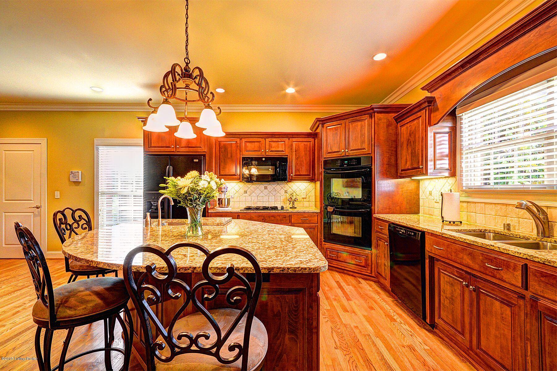 12104 Ridgeview Court Goshen, KY 40026 - Photo 29 of 52 12104RidgeviewKitchenfrompantrydoor