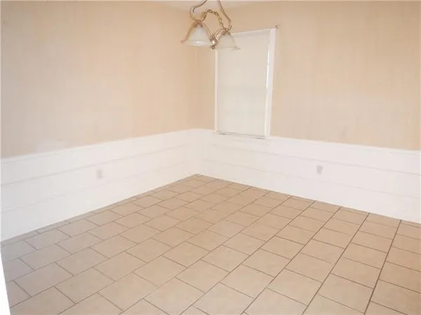 $1,700 | 340 Woodmont Street, Gretna, LA 70056