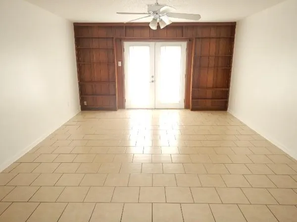 $1,700 | 340 Woodmont Street, Gretna, LA 70056