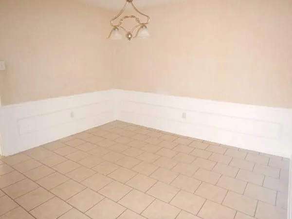 $1,700 | 340 Woodmont Street, Gretna, LA 70056
