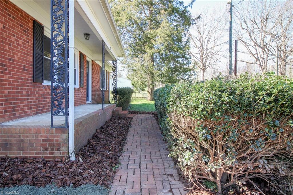 204 Wall Road Lexington, NC 27292 - Photo 4 of 16 Gallery Image 4