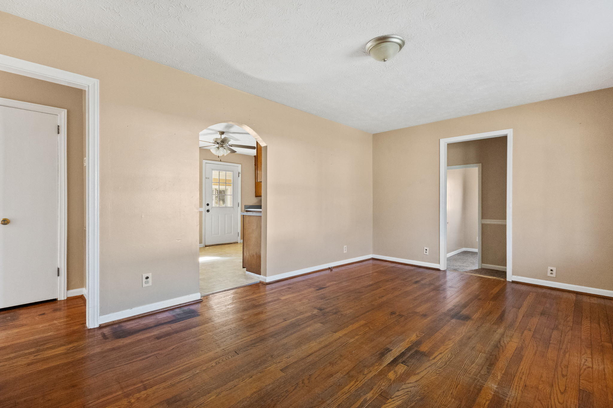2217 Indian Ridge Road Johnson City, TN 37604 - Photo 3 of 21 2-web-or-mls-217A1725