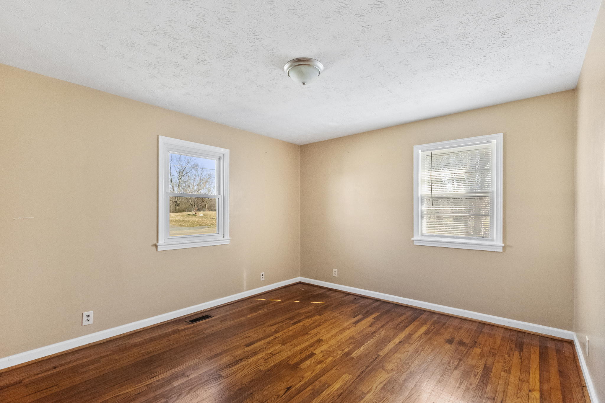 2217 Indian Ridge Road Johnson City, TN 37604 - Photo 5 of 21 8-web-or-mls-217A1743