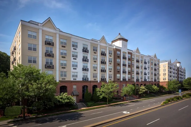 $3,600 | 1100 Avalon Square, Unit S1236, Glen Cove, NY 11542