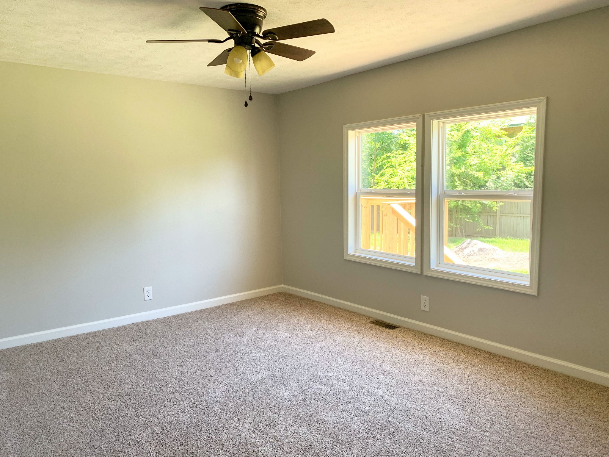 125 Corinth Road Portland, TN 37148 - Photo 22 of 30 an empty room with a window