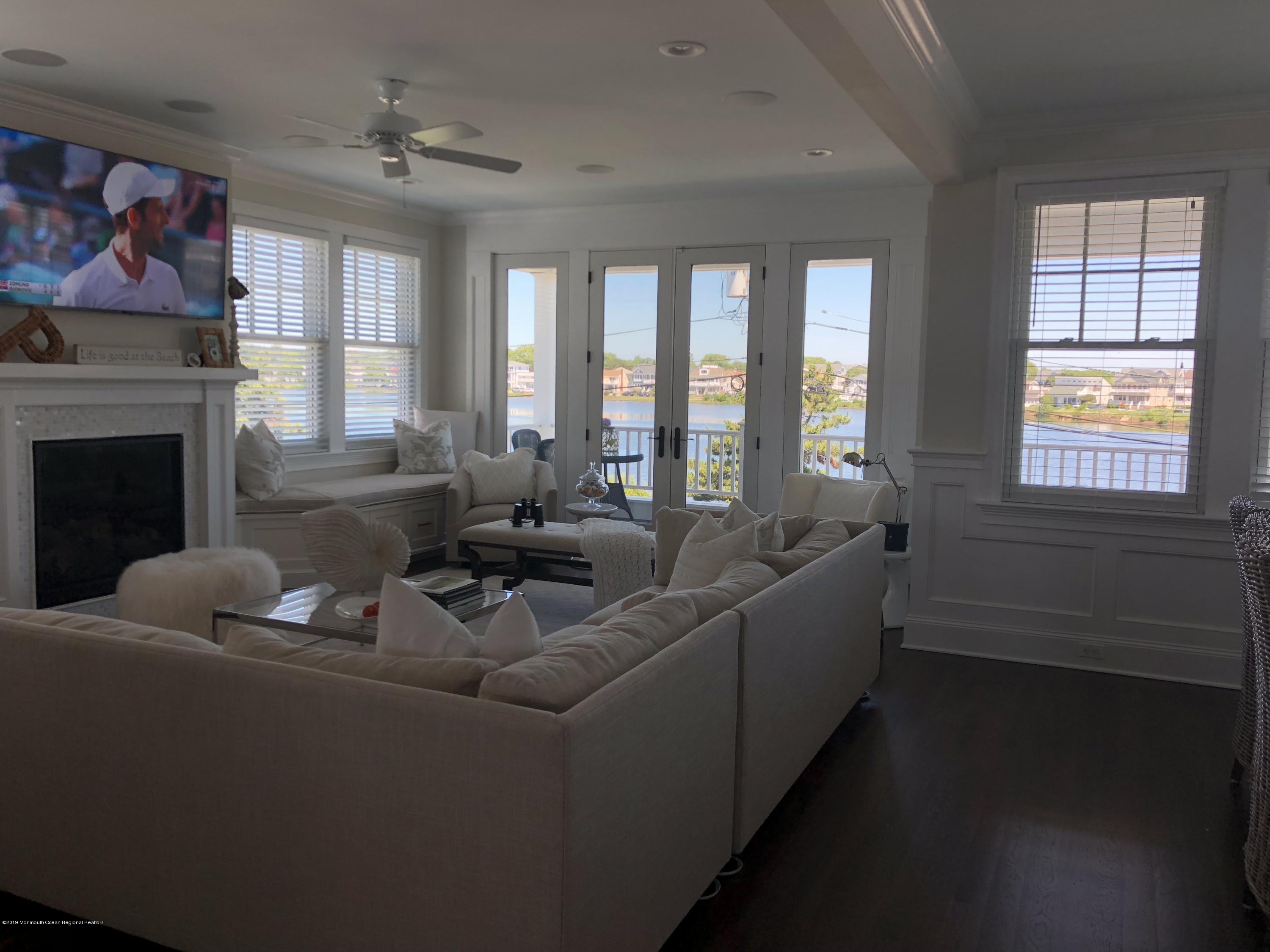 17 South Boulevard Spring Lake, NJ 07762 - Photo 5 of 40 88D40044-7FED-43C4-B980-922225DEB1F1