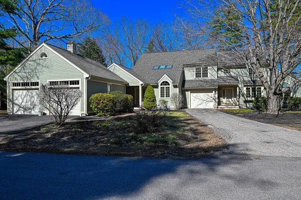 $675,000 | 63 Peninsula Drive, Stratham, NH 03885
