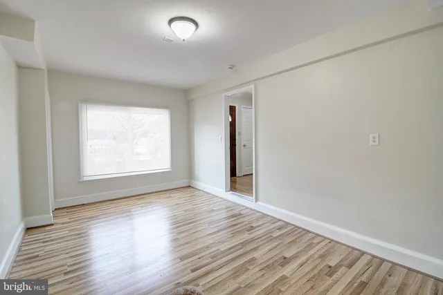 $2,300 | 42 Victoria Square, Frederick, MD 21702