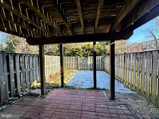 $2,300 | 42 Victoria Square, Frederick, MD 21702