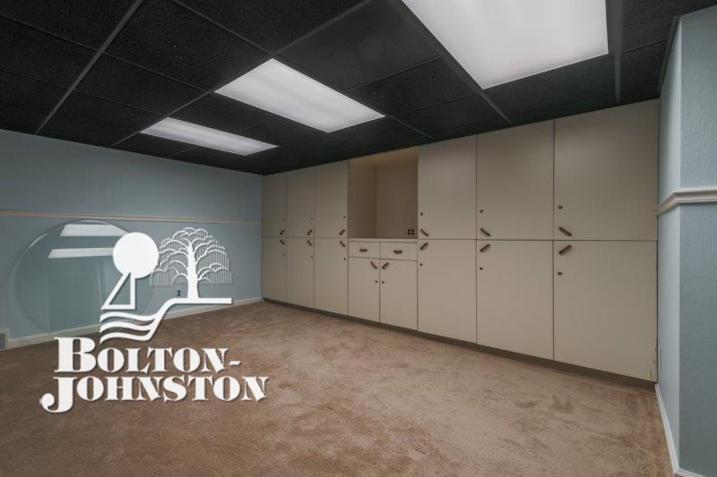 612 Canterbury Road Grosse Pointe, MI 48236 - Photo 40 of 54 Storage Rm w/cabinets