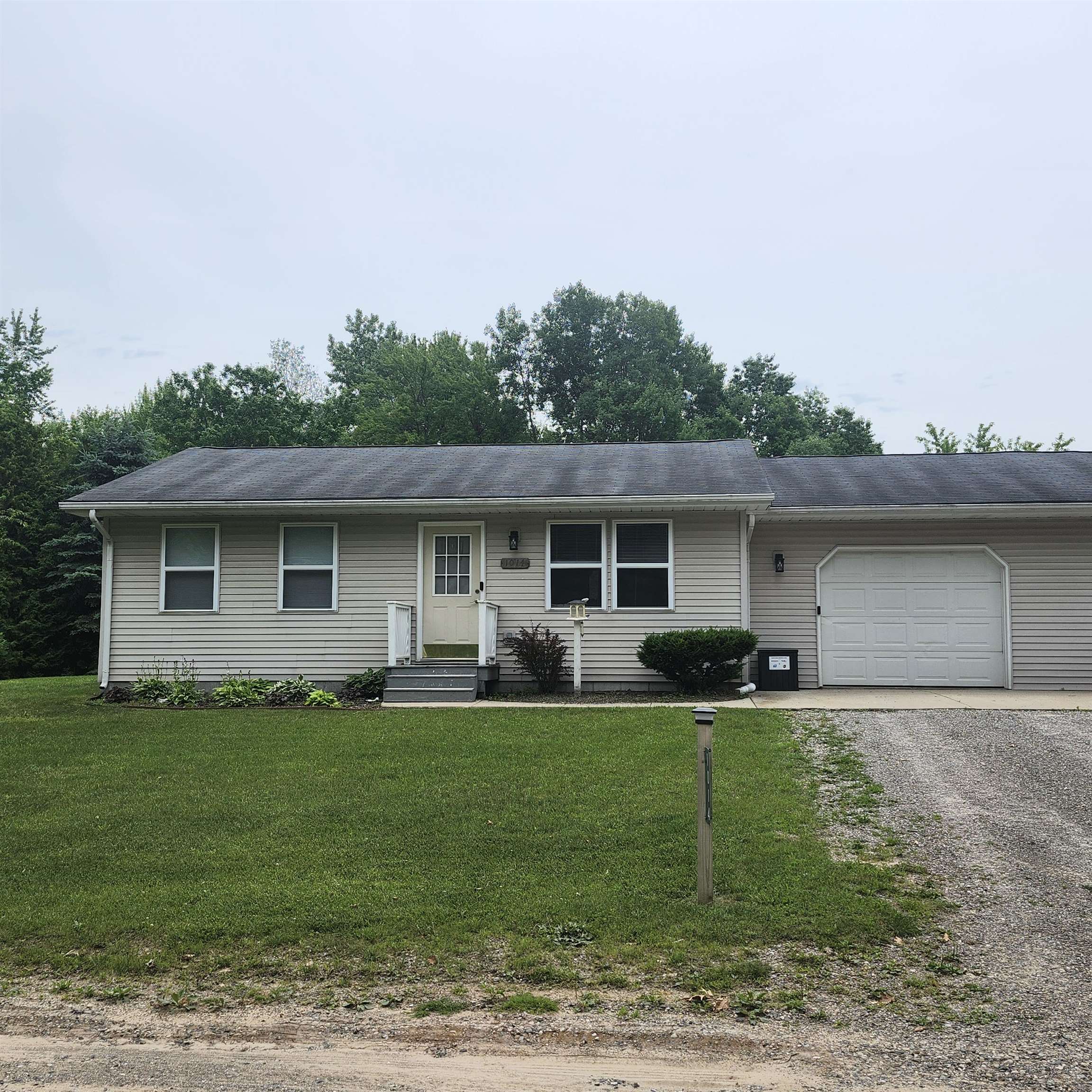 1010 Creek Road Beaverton, MI 48612 - Photo 2 of 16