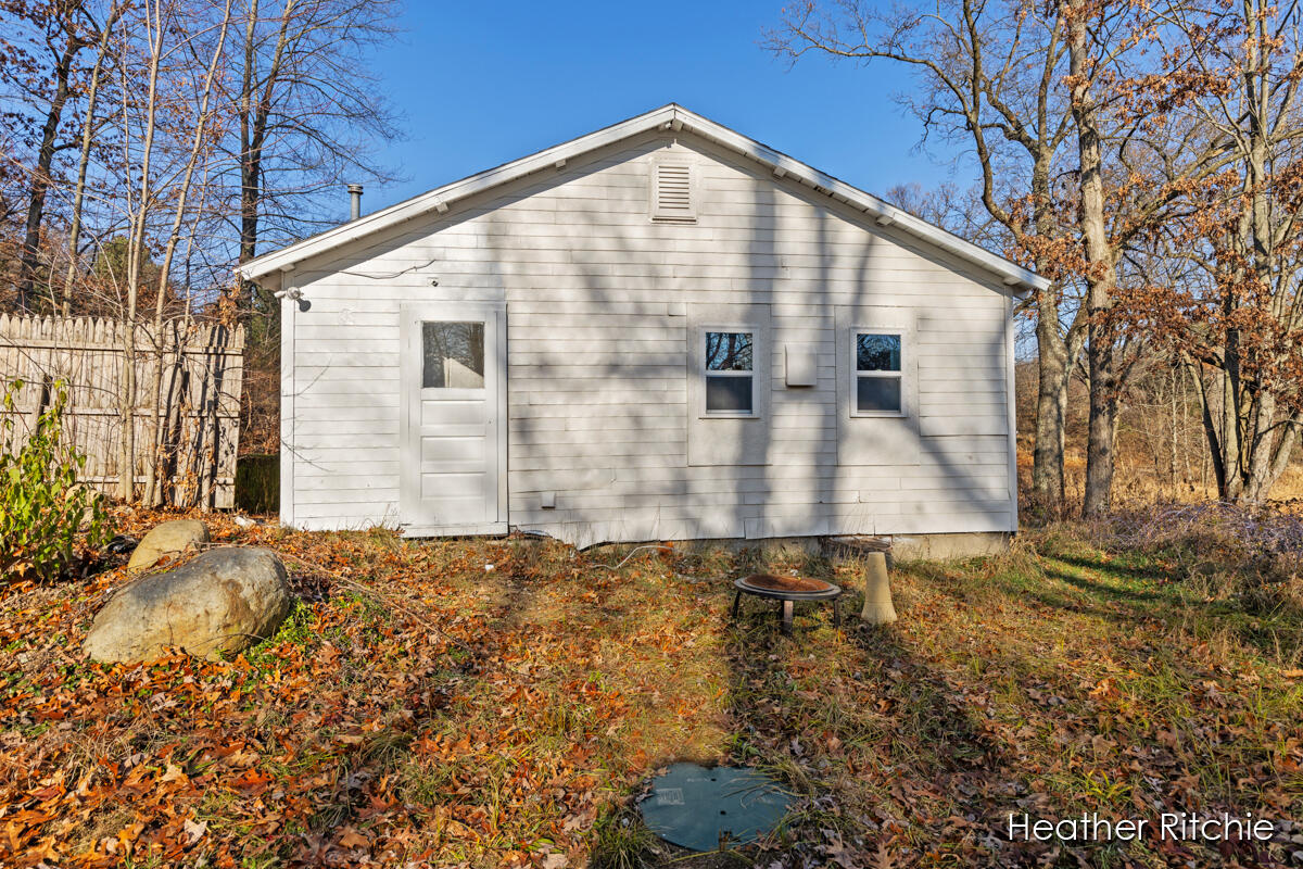 4160 South Norris Road Delton, MI 49046 - Photo 6 of 26 IMG_1015