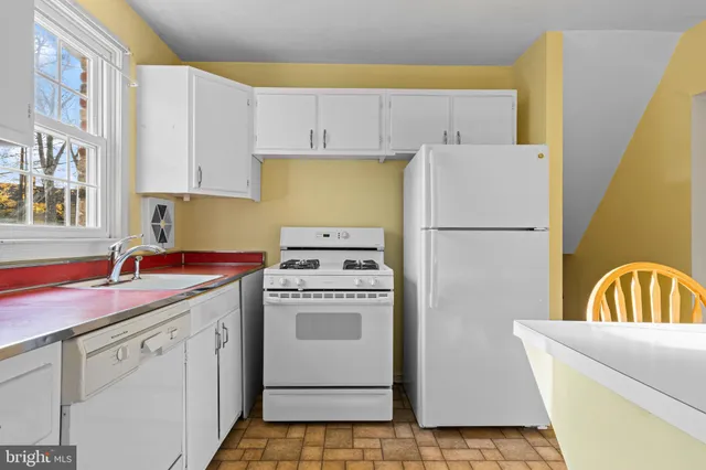 $525,000 | 320 Landsende Road, Devon, PA 19333