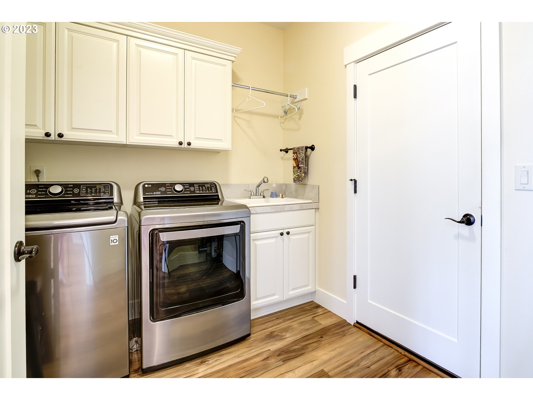 1781 South 51st Place Ridgefield, WA 98642 - Photo 14 of 28 Laundry