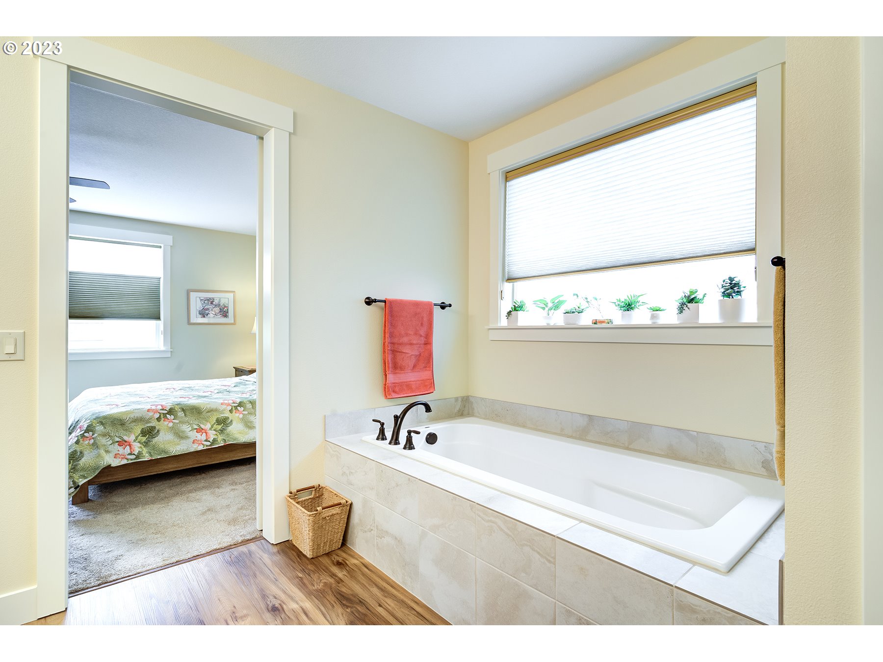 1781 South 51st Place Ridgefield, WA 98642 - Photo 19 of 28 Owner's Suite Bathroom
