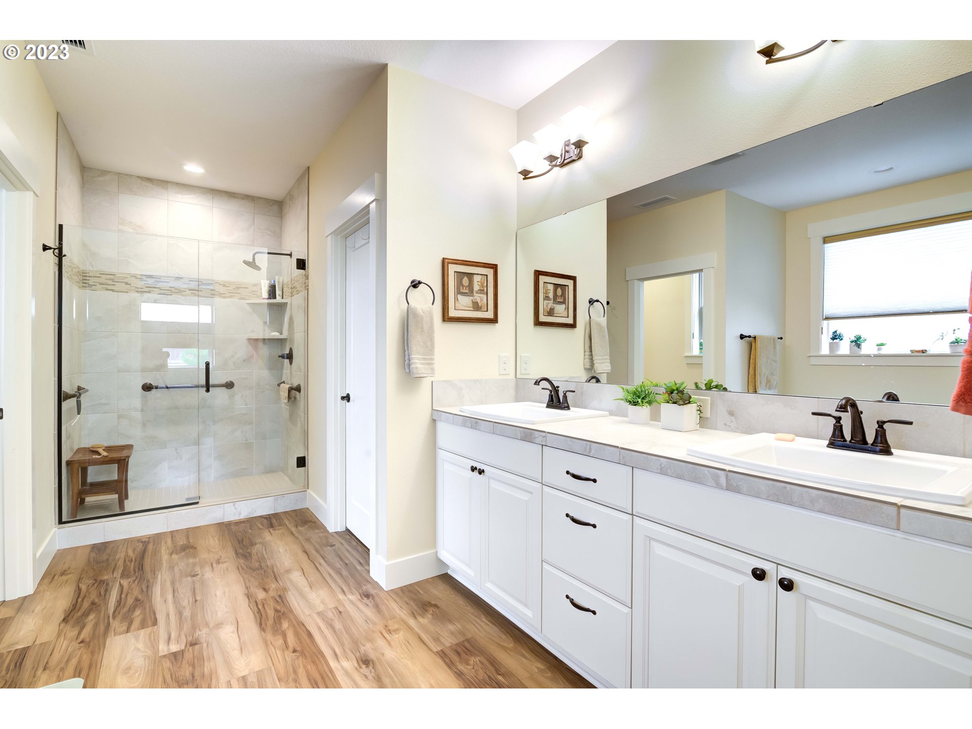 1781 South 51st Place Ridgefield, WA 98642 - Photo 20 of 28 Owner's Suite Bathroom