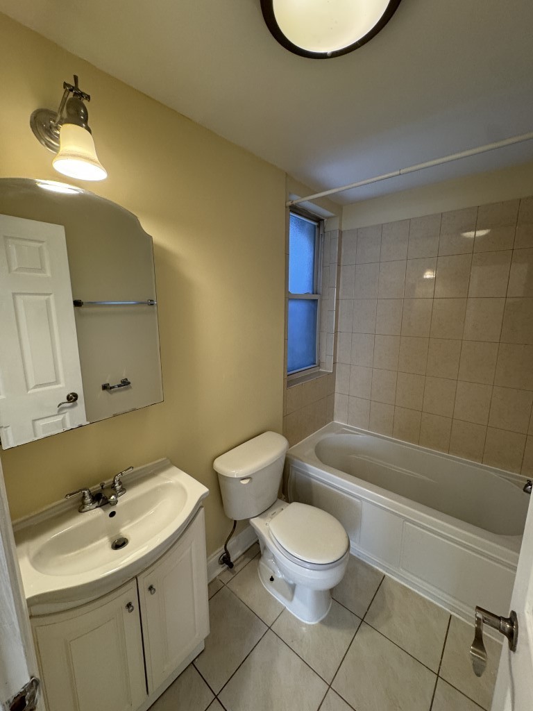 4566 West George Street, Unit 1 Chicago, IL 60641 - Photo 8 of 10