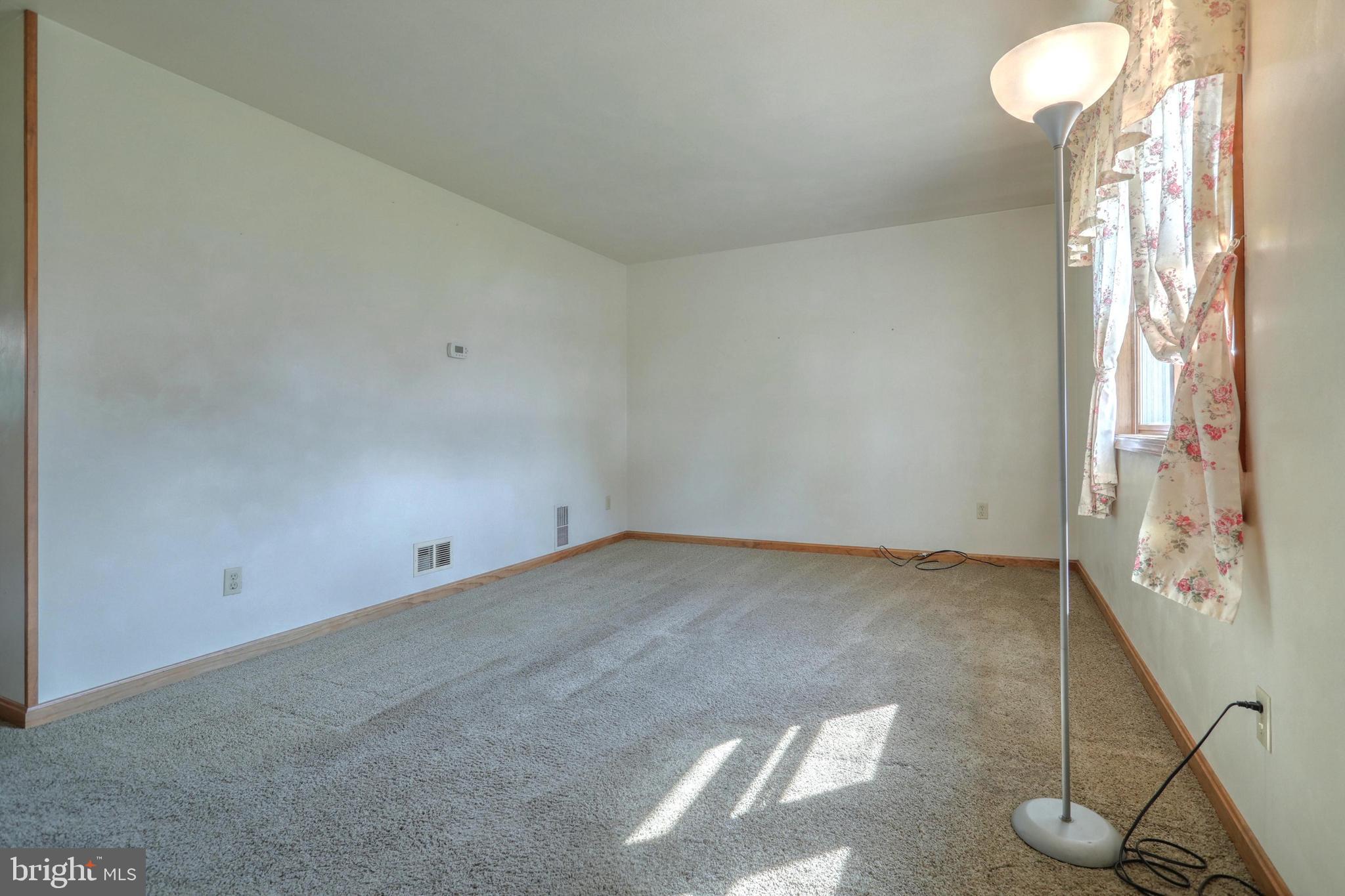 11 Stuart Circle Hanover, PA 17331 - Photo 3 of 20 Gallery Image 3