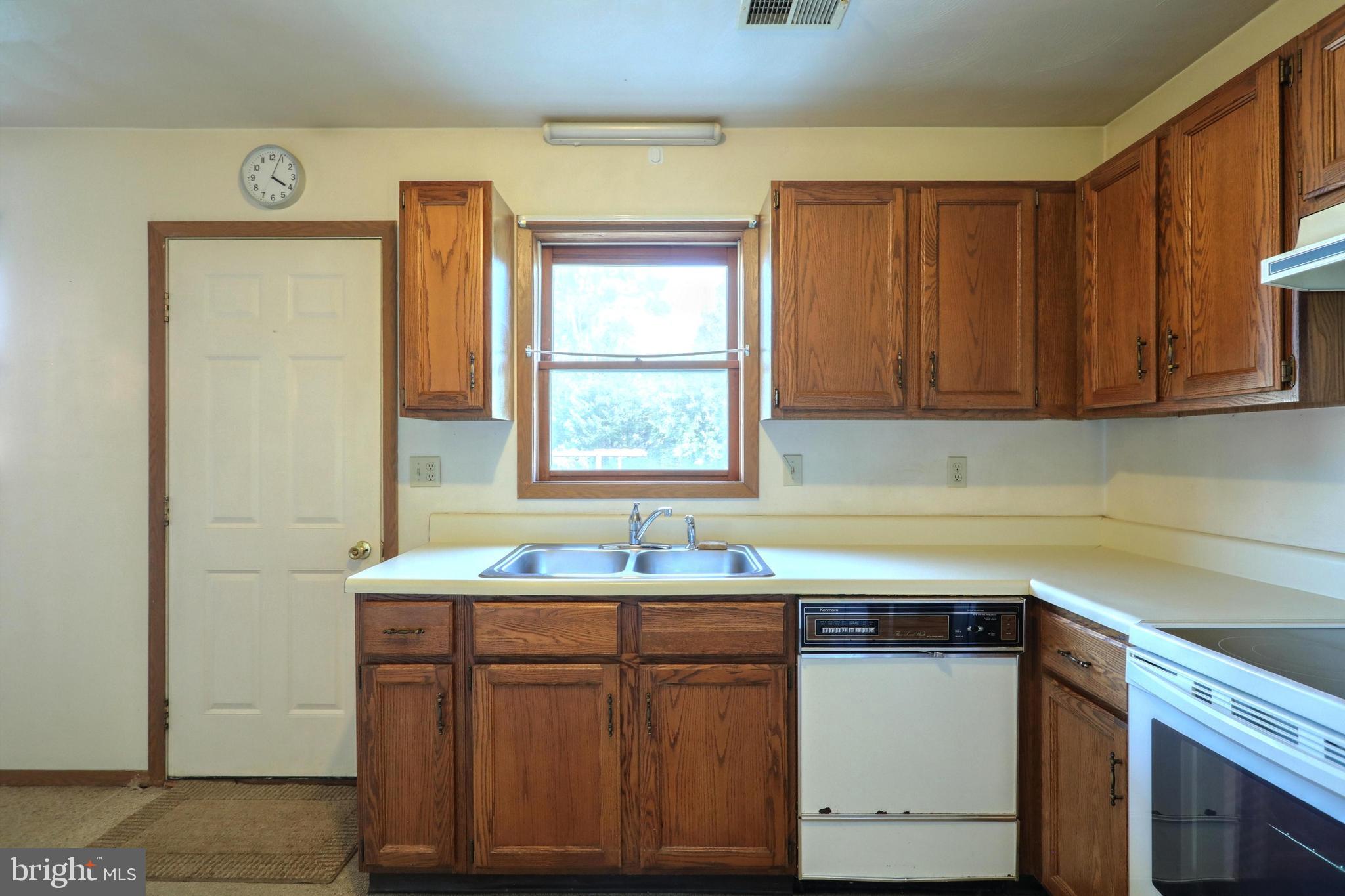 11 Stuart Circle Hanover, PA 17331 - Photo 6 of 20 Gallery Image 6