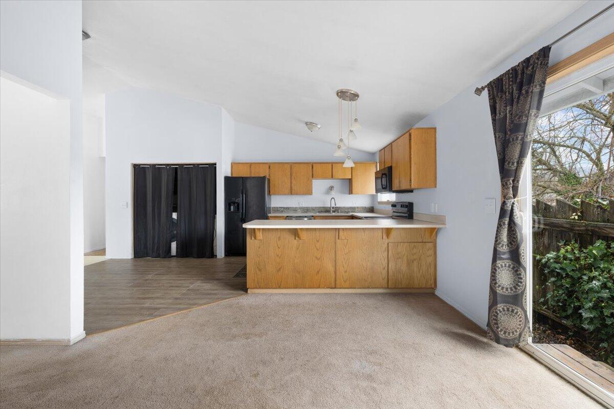 1312 Thomas Road Medford, OR 97501 - Photo 9 of 25 14-CI_9955