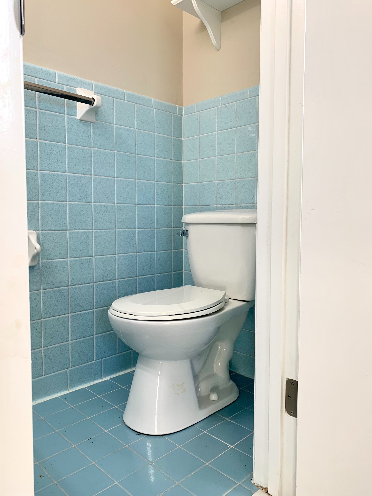 498 Bunker Hill Road Clarksville, TN 37042 - Photo 14 of 20 a bathroom with a toilet and a shower