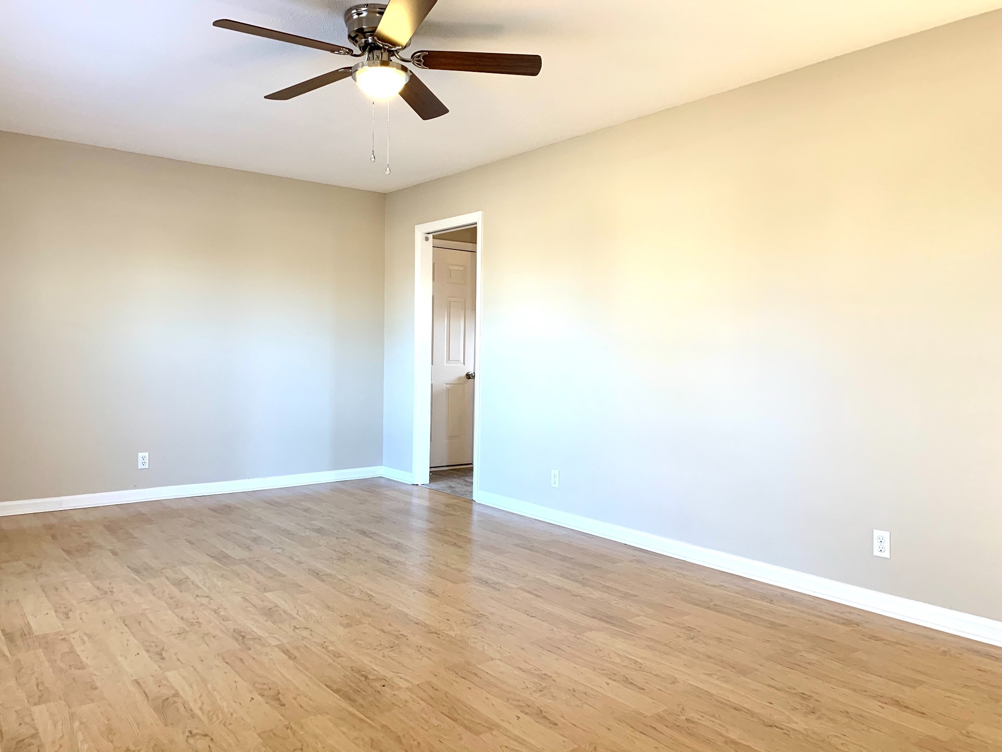 498 Bunker Hill Road Clarksville, TN 37042 - Photo 3 of 20 a view of an empty room