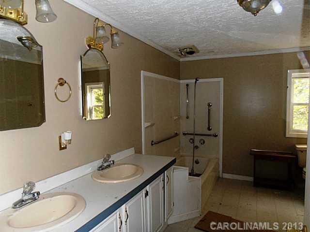 5504 Lewis Road Gastonia, NC 28052 - Photo 3 of 16 Gallery Image 3