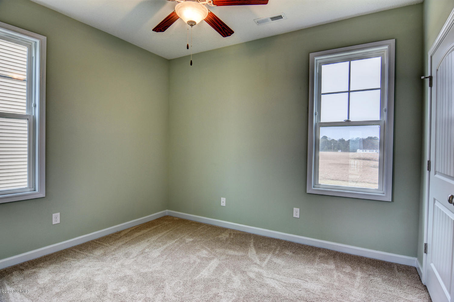 110 Shell Rock Lane Hubert, NC 28539 - Photo 14 of 31 104 Shell Rock Ln Hubert NC-large-014-21