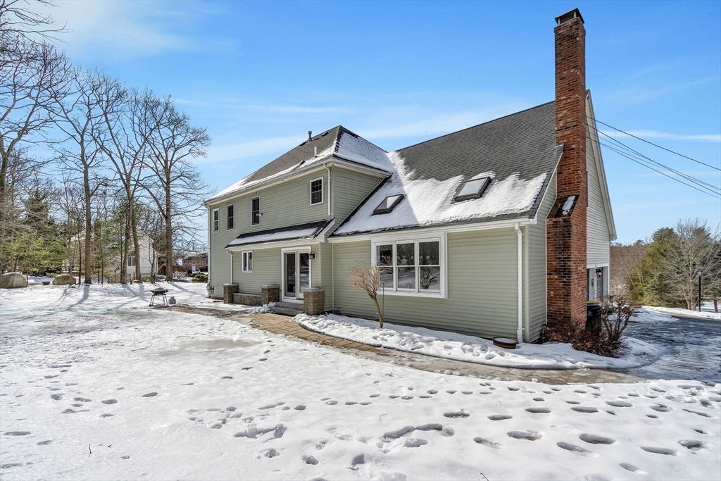 84 Jefferson Road Franklin, MA 02038 - Photo 34 of 39 a front view of a house with a yard