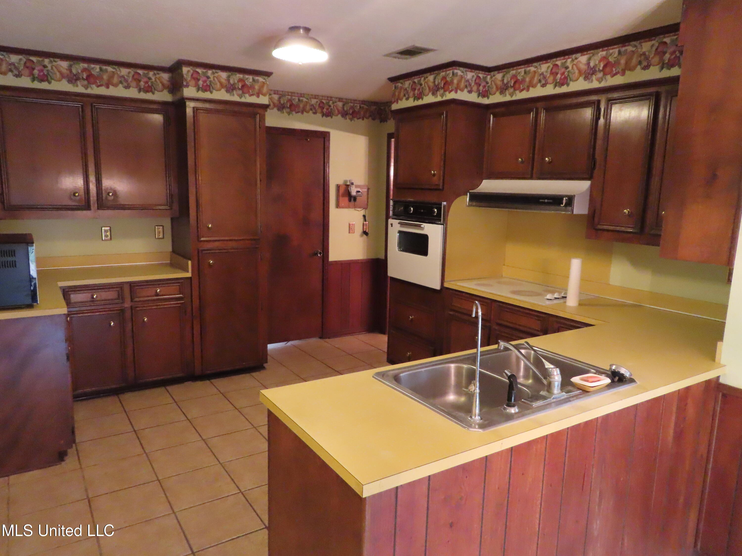 304 Camp Garaywa Road Clinton, MS 39056 - Photo 6 of 23 IMG_2660