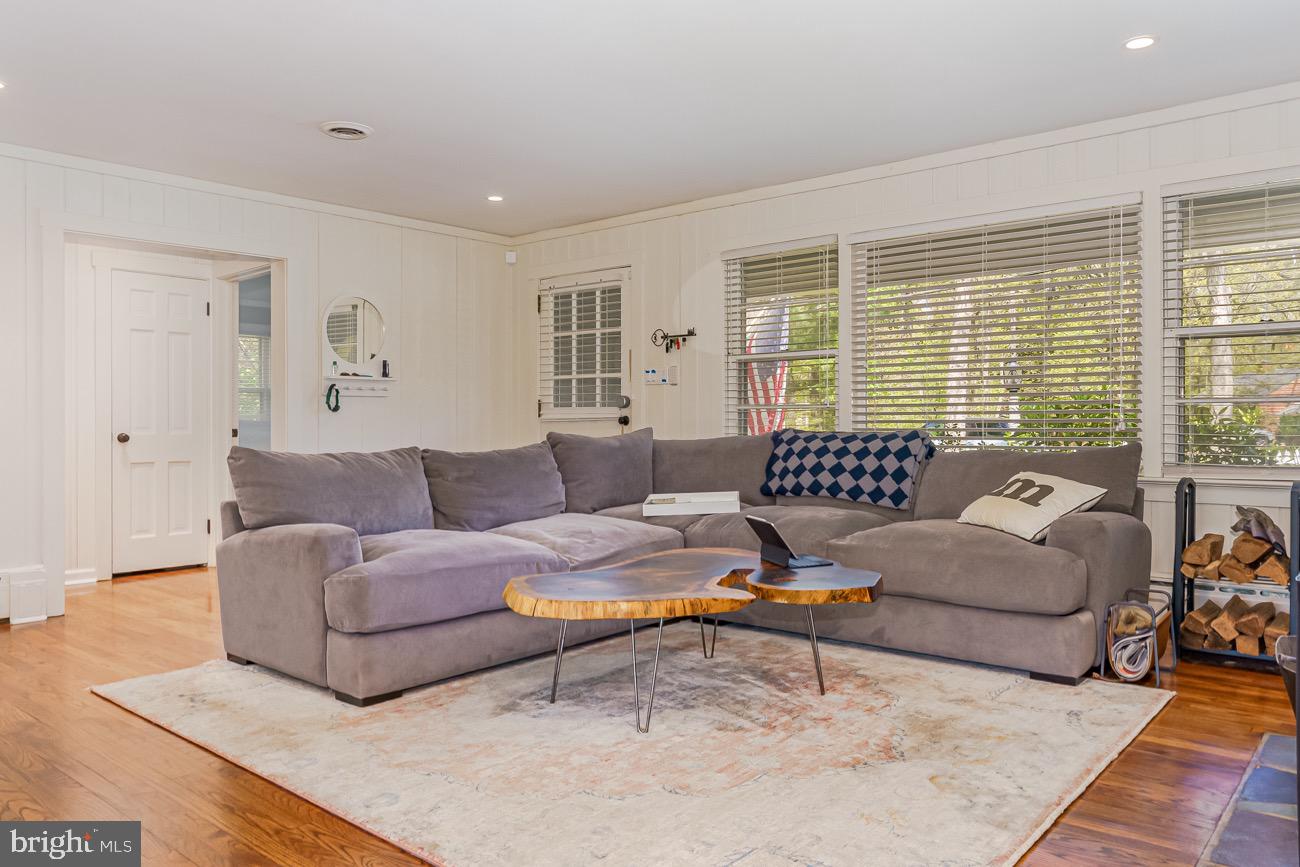 11 Bowker Road Medford, NJ 08055 - Photo 4 of 38