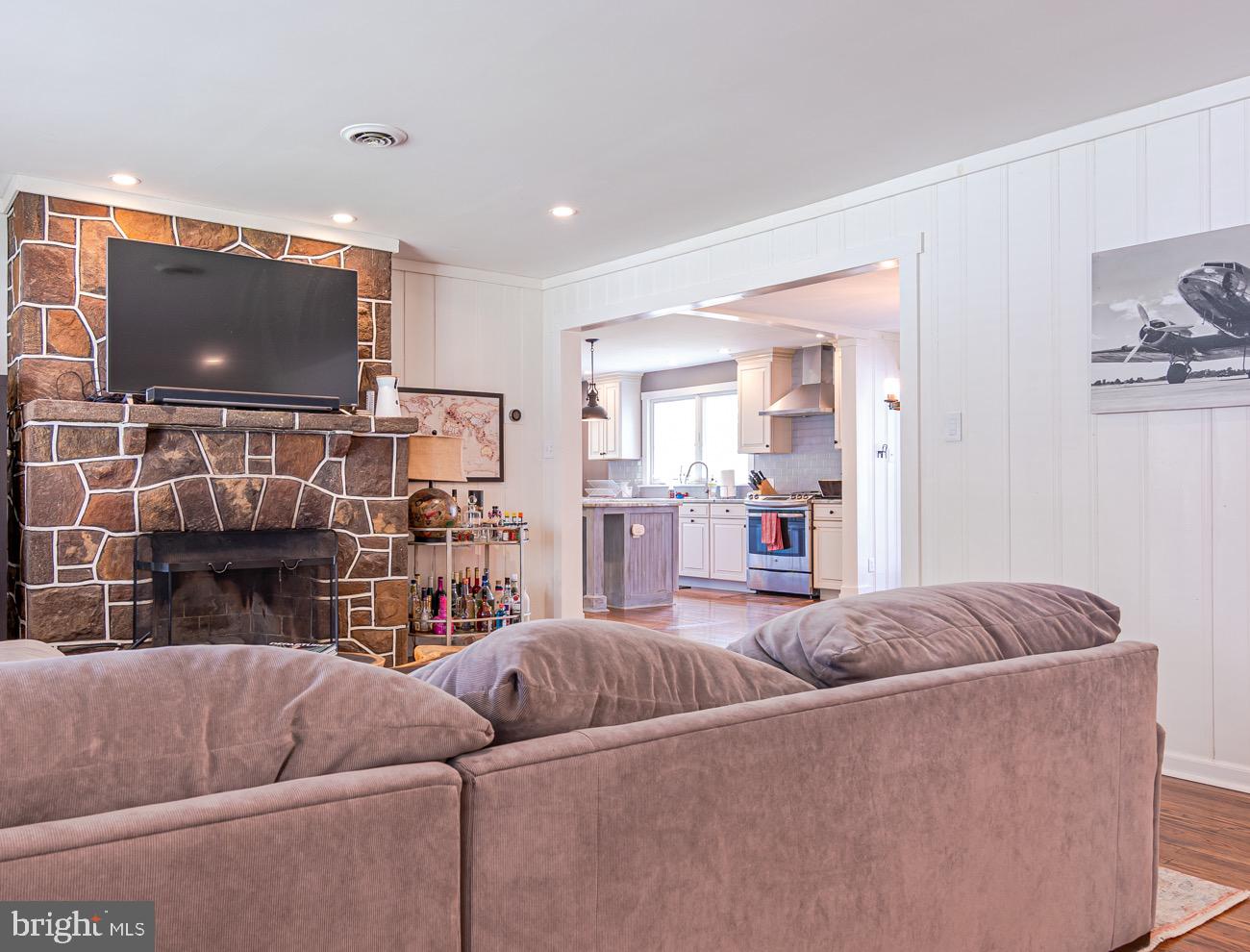 11 Bowker Road Medford, NJ 08055 - Photo 5 of 38