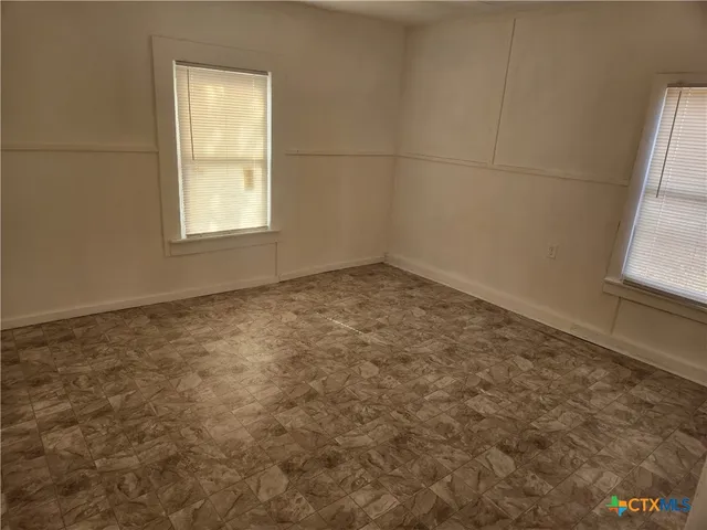 $800 | 1102 West Central Avenue, Temple, TX 76504