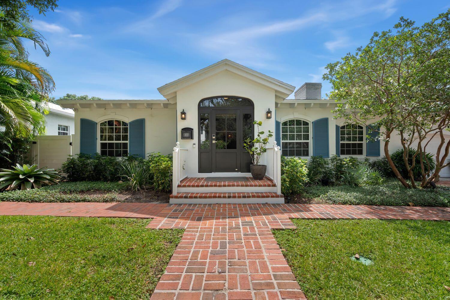 302 Northwest 16th Street Delray Beach, FL 33444 - Photo 2 of 52 Front View 2