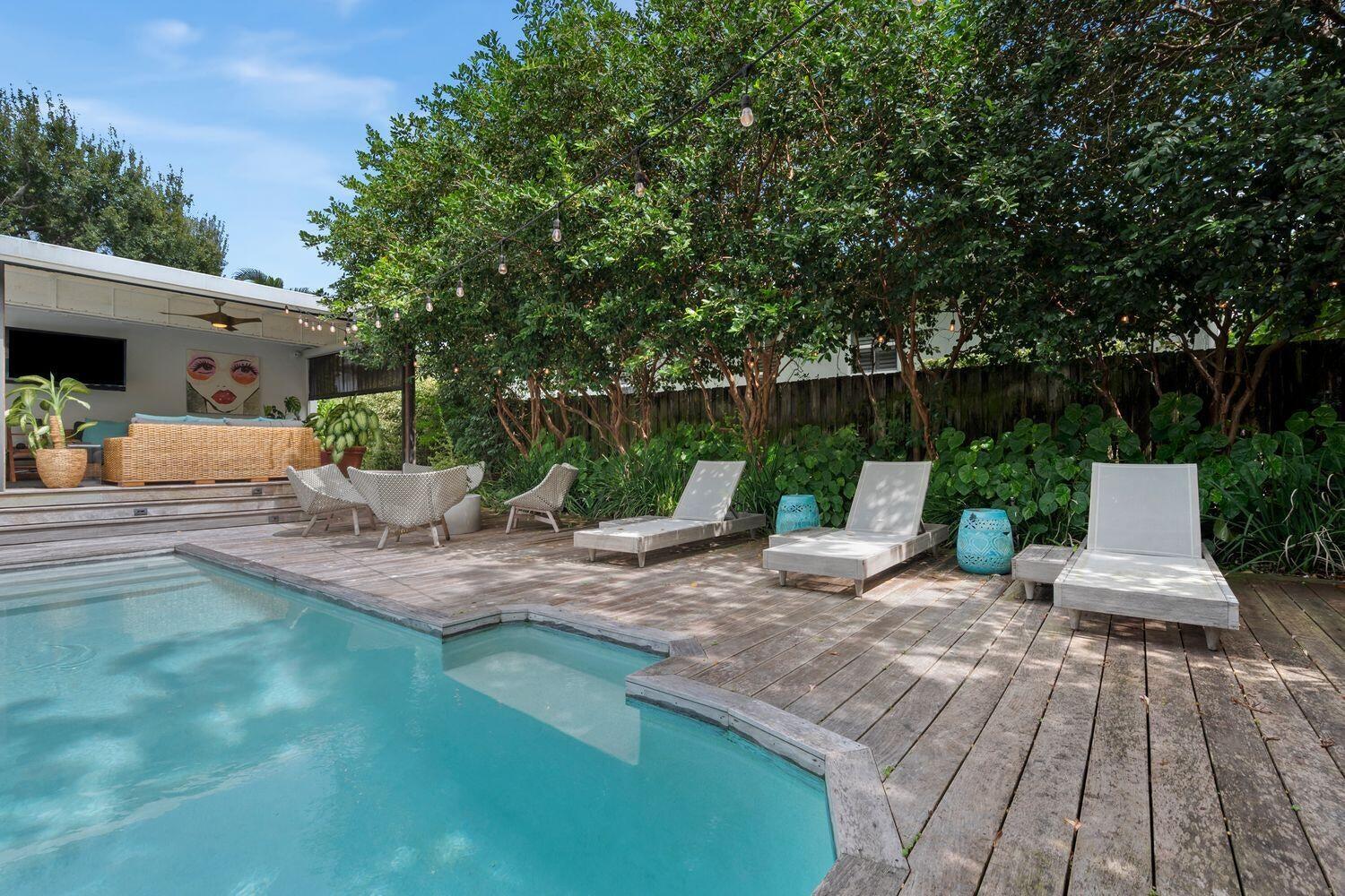 302 Northwest 16th Street Delray Beach, FL 33444 - Photo 50 of 52 Pool & Loungers